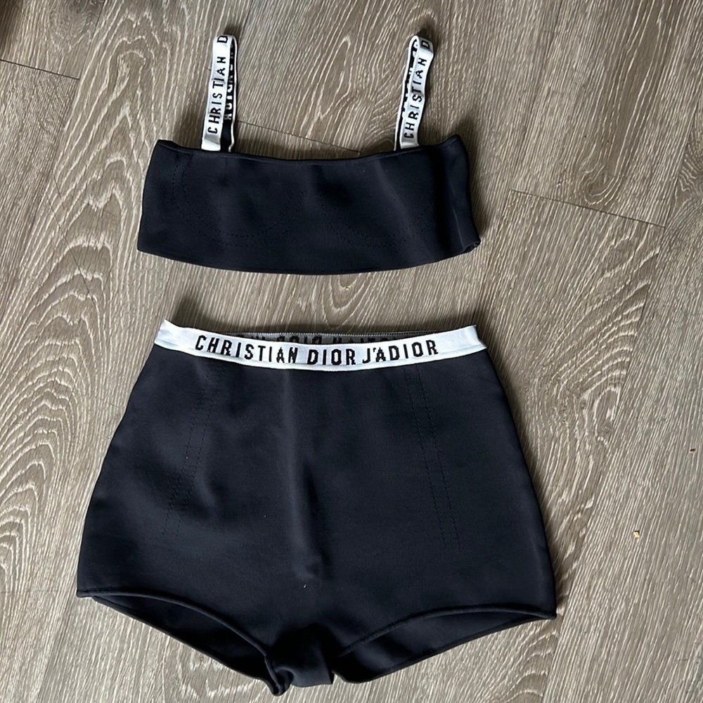 'CHRISTIAN DIOR J'ADIOR' signature